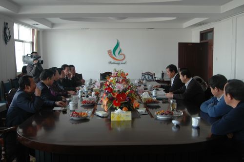 瓜州縣、金塔縣領(lǐng)導(dǎo)來公司慰問